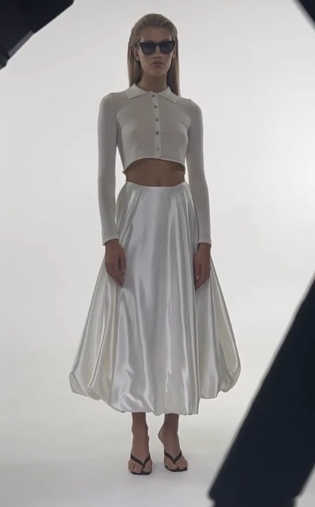 Alerta tendencia: regresan las maxi faldas al estilo de los años 50