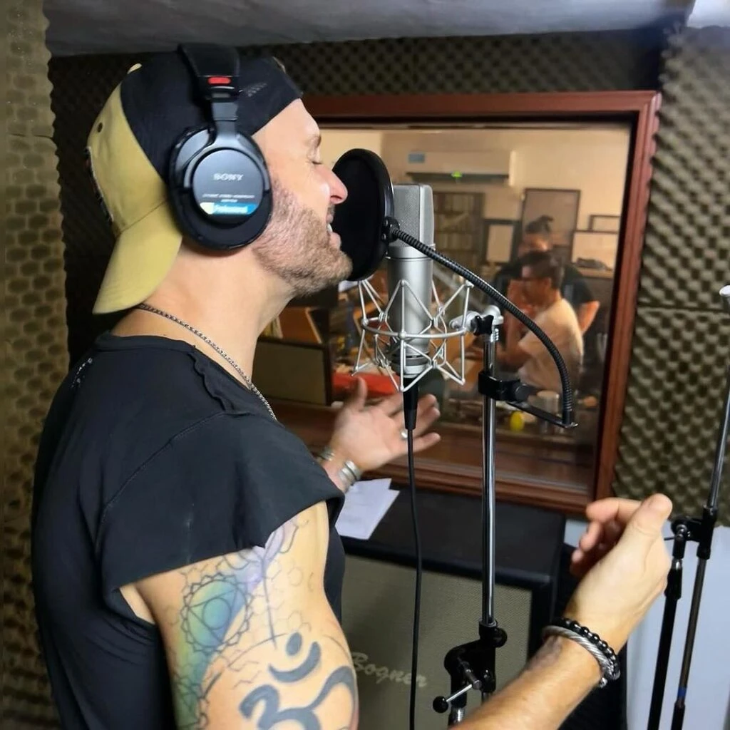 Axel presentó a su hija Agueda, que canta el tema de la novela Melissa