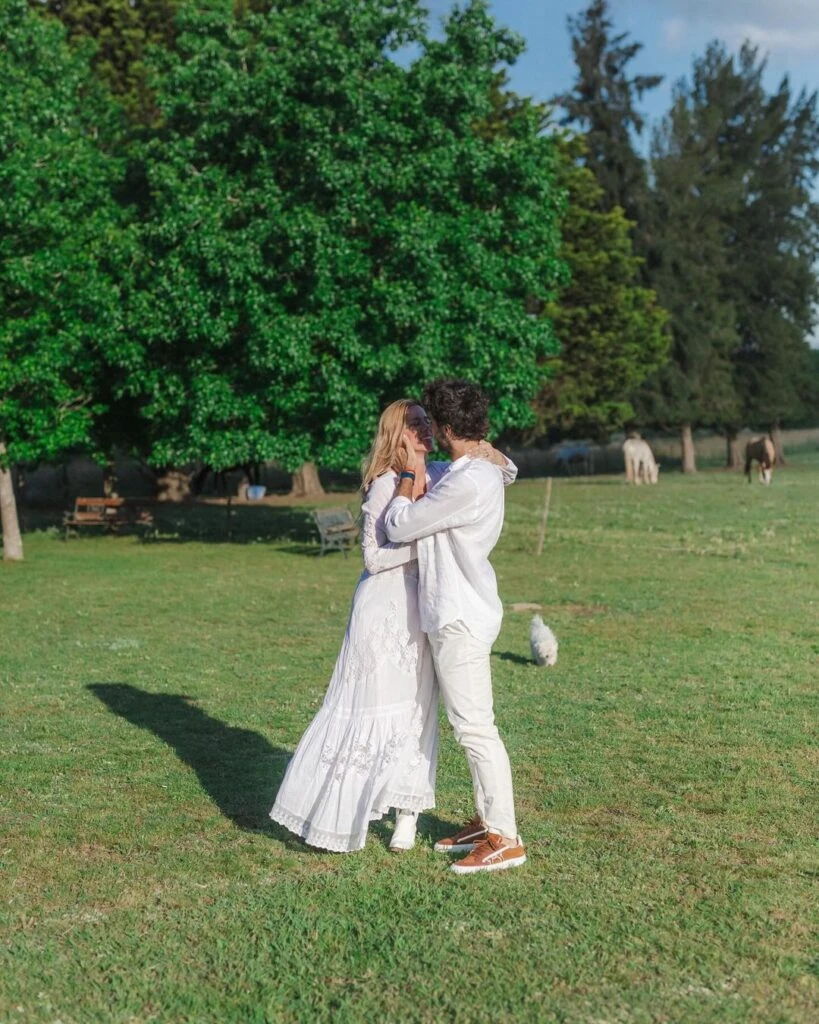 Nicole Neumann revelo las fotos del momento en el que guardaba su "pequeño secreto" con Manu Urcera