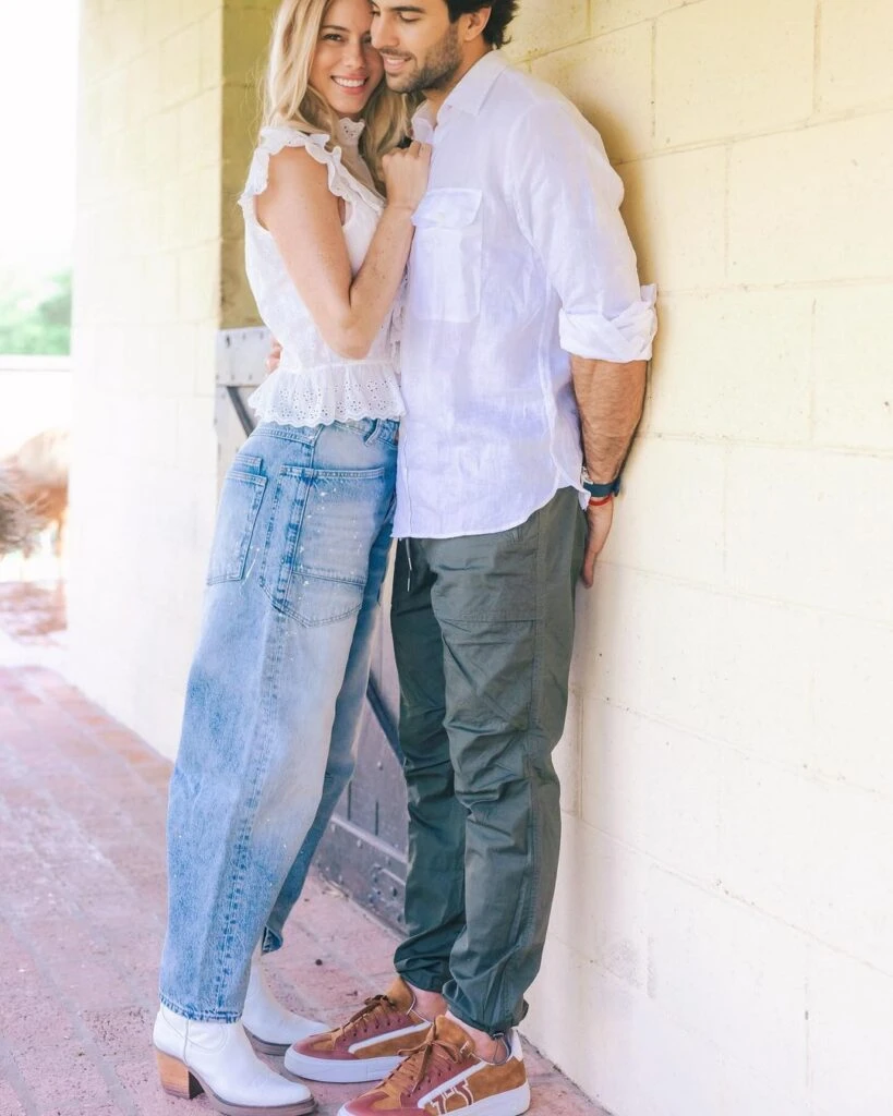 Nicole Neumann revelo las fotos del momento en el que guardaba su "pequeño secreto" con Manu Urcera