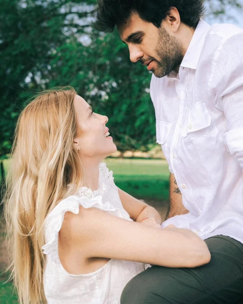 Nicole Neumann revelo las fotos del momento en el que guardaba su "pequeño secreto" con Manu Urcera