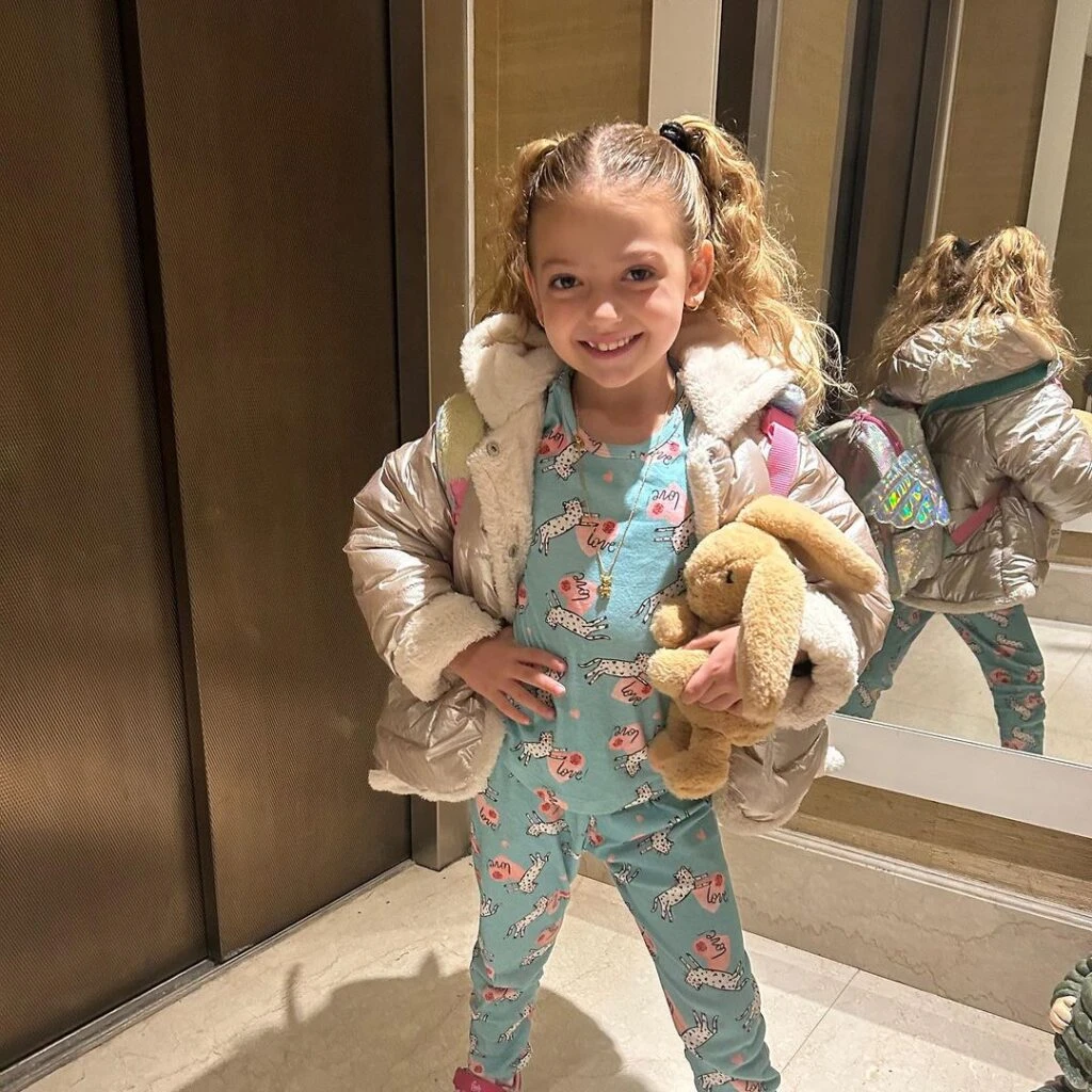 Así está Abrojito, la hija de Evangelina Anderson y Martín Demichelis, que cumplió 7 años