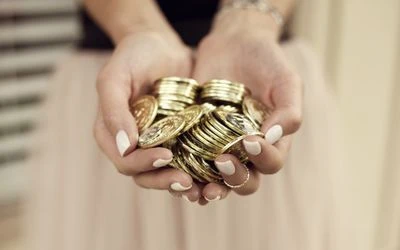 El ritual de la luna llena para hacer el 24 de febrero y cumplir tus deseos: necesitas 7 monedas