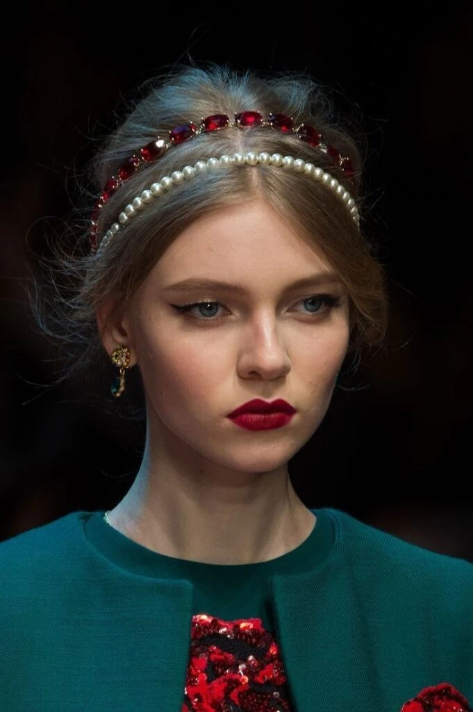 5 accesorios de pelo que no te pueden faltar este 2024