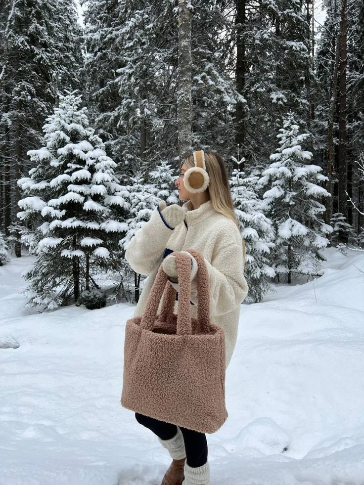 Guía de estilo: así se usan las prendas con peluche, que enamoran a la tendencia mob wife