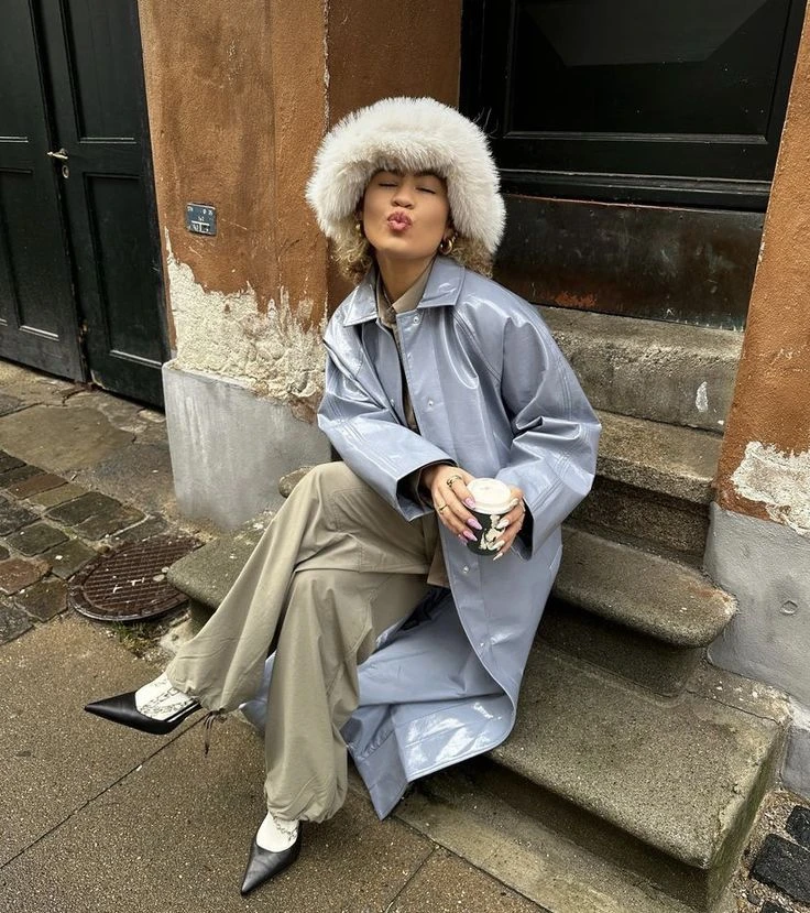 Guía de estilo: así se usan las prendas con peluche, que enamoran a la tendencia mob wife