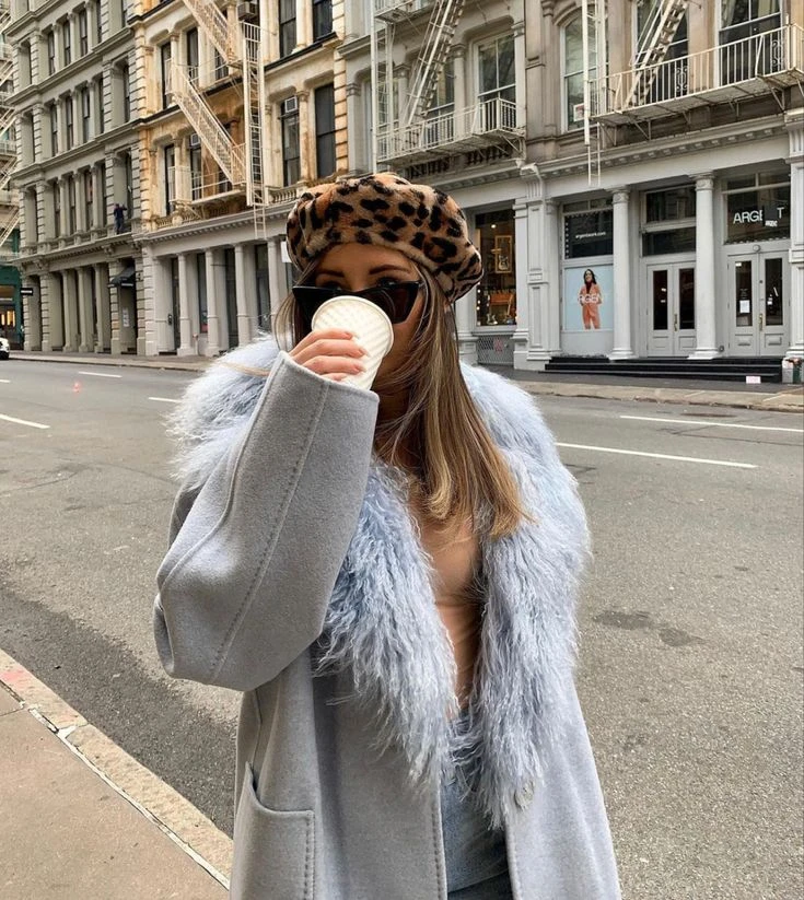 Guía de estilo: así se usan las prendas con peluche, que enamoran a la tendencia mob wife