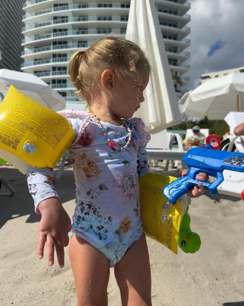 Las fotos de Pampita con sus hijos en Miami