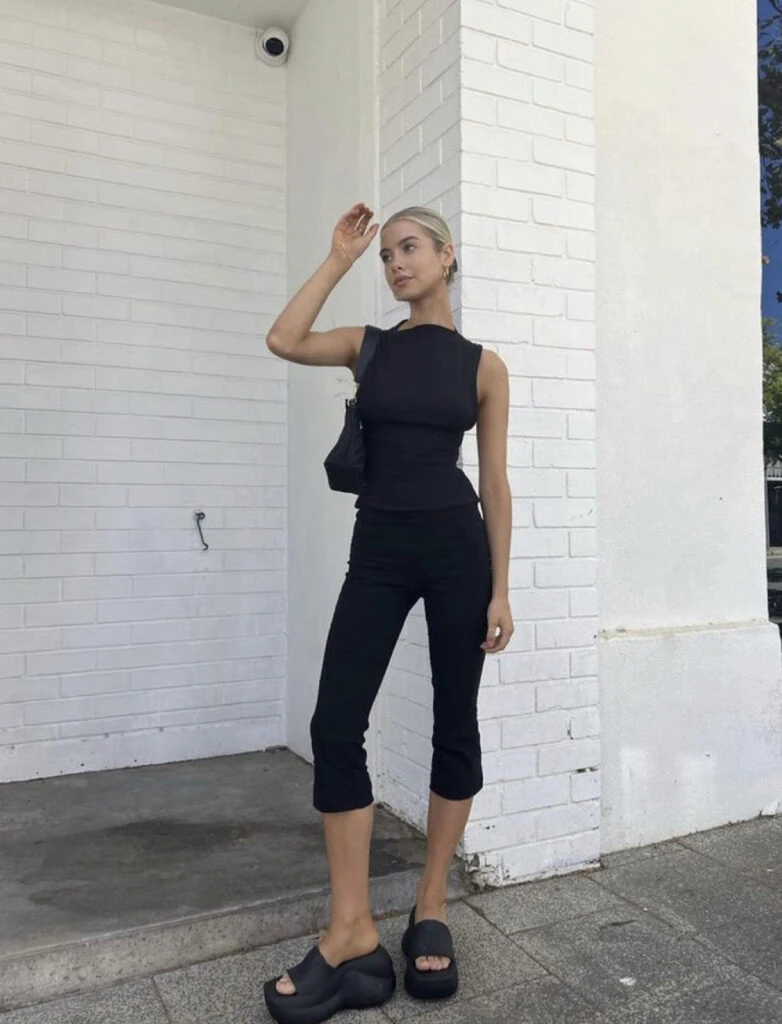 Así se usan los pantalones capri este verano 2024. Foto: Pinterest. 