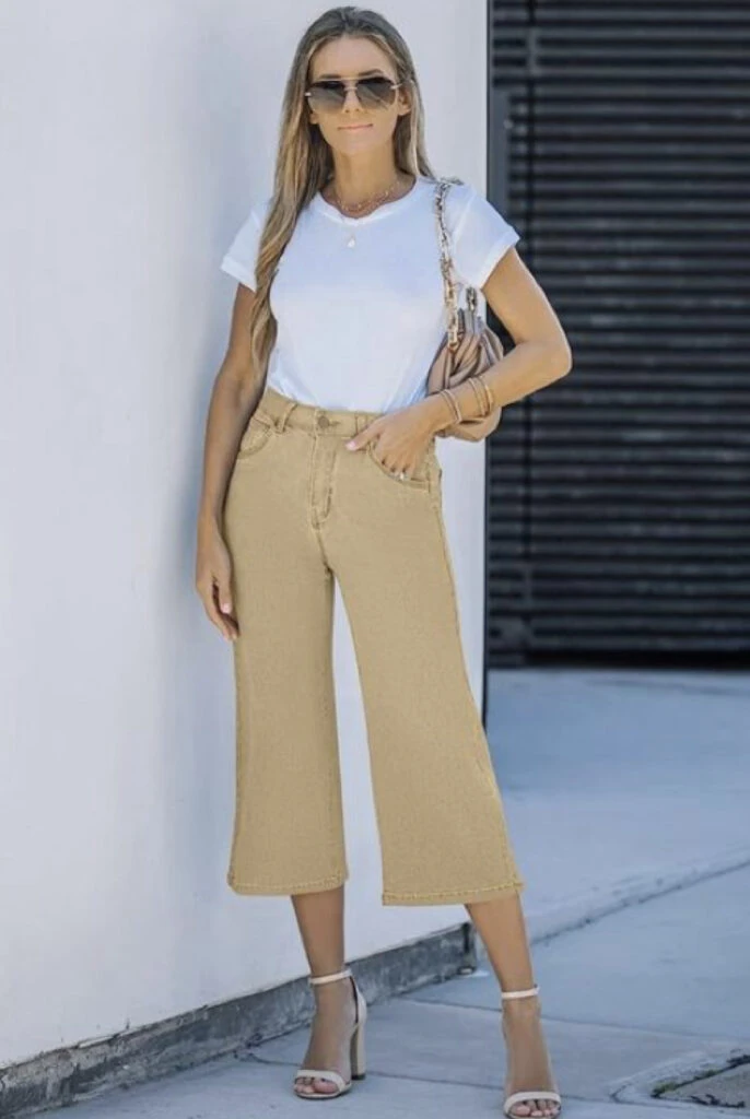 Así se usan los pantalones capri este verano 2024. Foto: Pinterest. 