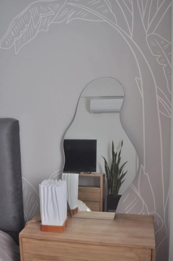 En su propuesta de interiorismo es clave el equilibrio entre sobriedad y minimalismo con innovación y calidez