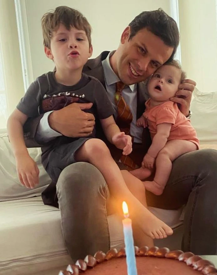 Nacho Otero con sus hijos en su cumpleaños pasado.