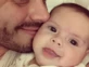 Nacho Otero con su hijita Alba, que nació en julio de 2023. 