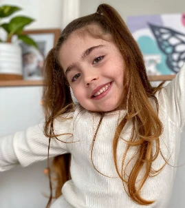 Tiene 6 años, cocina y la siguen más de 300 mil en redes: "Quiero ser como Tini Stoessel"