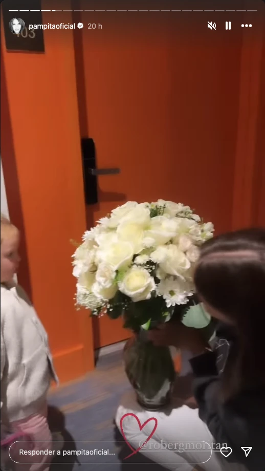 Pampita recibió una sorpresa de parte de Roberto García Moritán en Miami