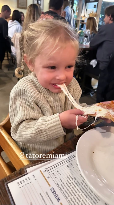 Ana García Moritán amasó pizza.