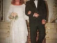 Lucía Galán junto a su hermano, el día de su casamiento con Hazán, en 1996. Foto FB