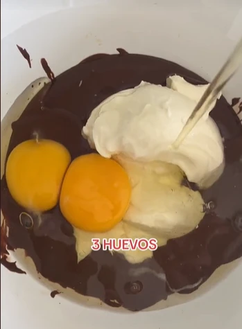 La receta de las mini tortas con 3 ingredientes de Jimena Monteverde