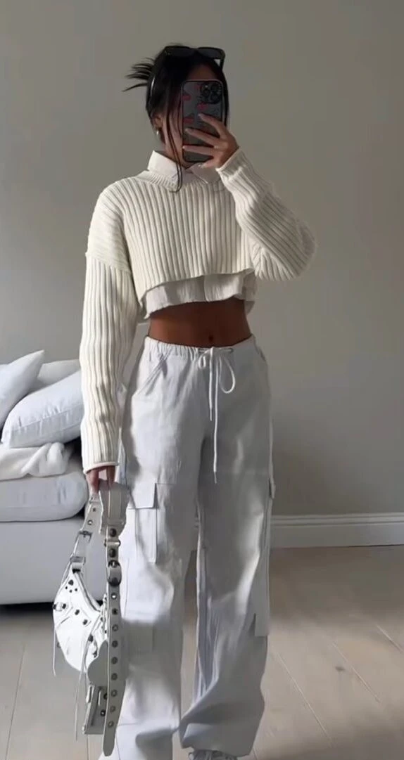 Guía de estilo: cómo llevar la Acubi Aesthetic, que enamora a la generación Z