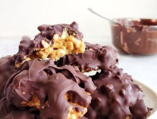 Cómo hace un snack dulce (sin tacc) reciclando galletas de arroz