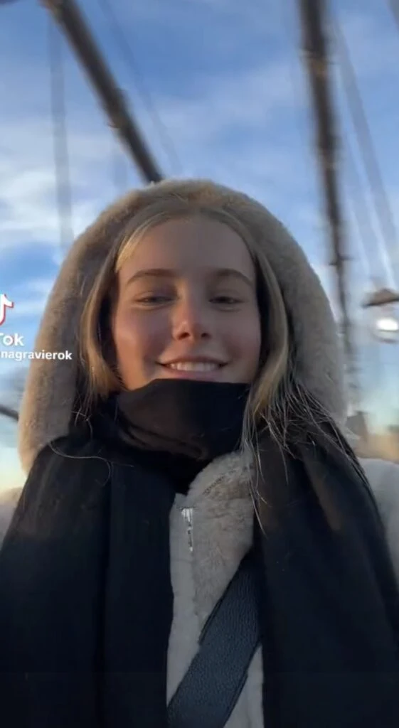 Desde Nueva York, Taína Gravier nos adelanta el abrigo más trendy del próximo invierno 2024. Foto: TikTok. 