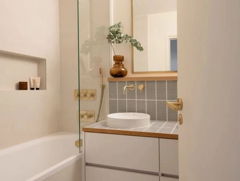 Baños mini: las mejores ideas para renovarlos sin obra y por pocos pesos