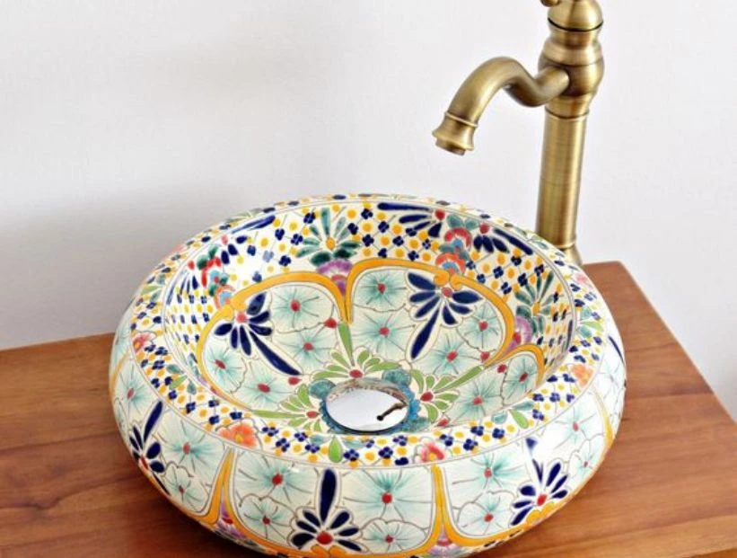 Alerta tendencia: las bachas estilo mexicano son las nuevas favoritas para decorar el baño con mucha onda