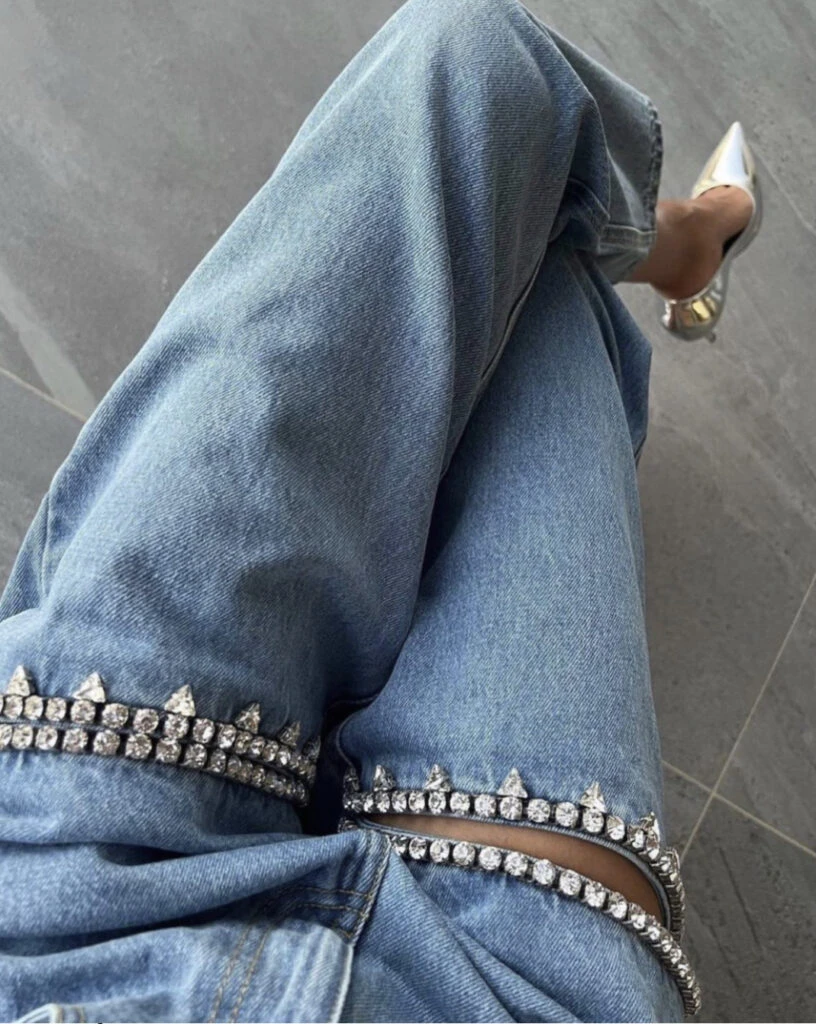 Embellished jeans, los más deseados de este 2024. Foto: Pinterest. 