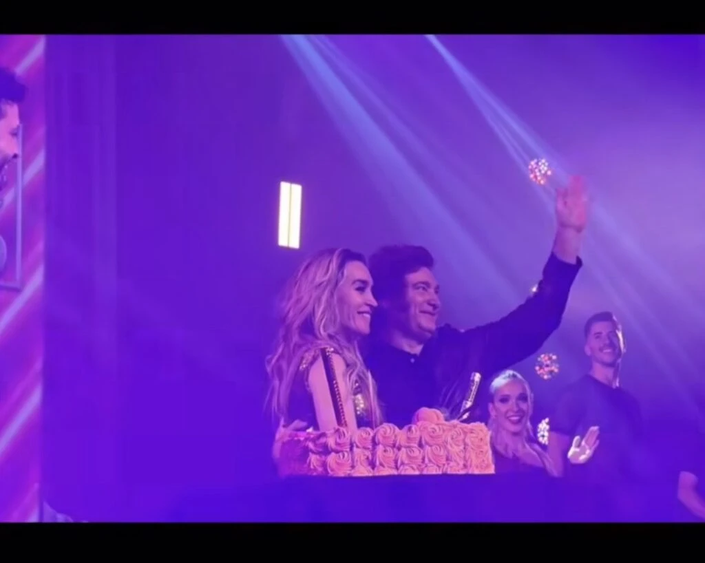 Este es el regalo que le hizo Javier Milei a Fátima. Foto: Instagram. 