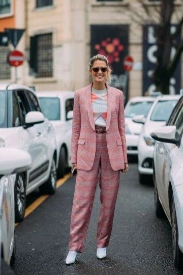 Guía de estilo: cómo usar el cuadrillé, el estampado que se impone este 2024