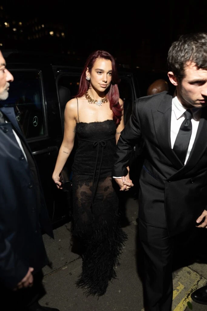 Dua Lipa presentó a su nuevo novio, Callum Turner