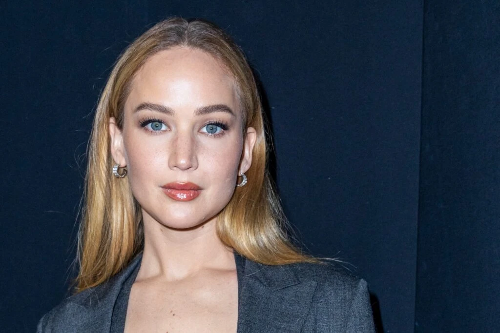 de Jennifer Lawrence a Natalie Portman y Rosalía, los looks de las famosas en la front row de Dior en la PFW