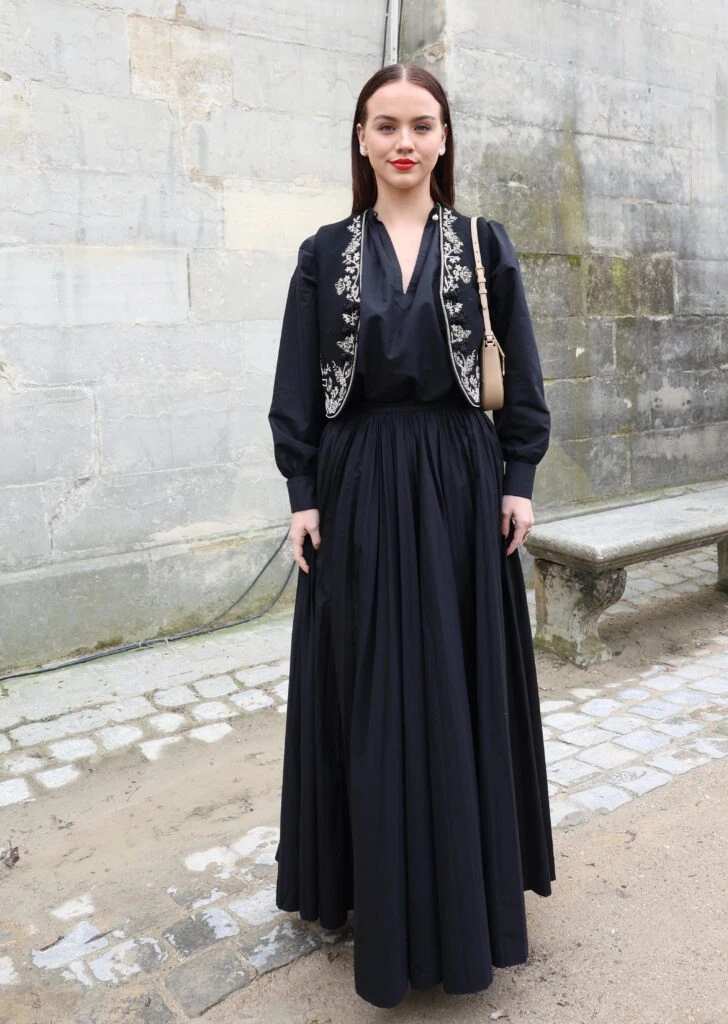 de Jennifer Lawrence a Natalie Portman y Rosalía, los looks de las famosas en la front row de Dior en la PFW