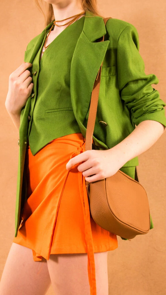 moda práctica 3 looks con falda naranja