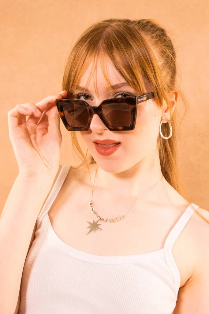 Moda práctica: cómo armar 3 looks diferentes con una falda naranja de lino