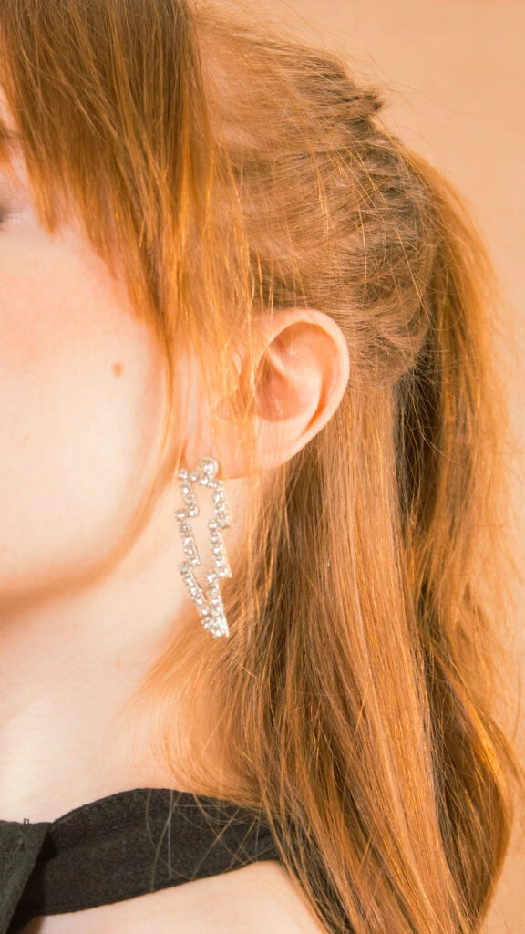 Moda práctica: cómo armar 3 looks diferentes con una falda naranja de lino