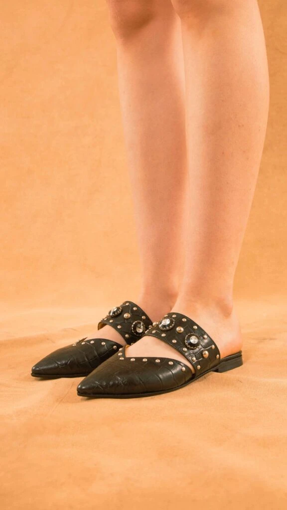 Moda práctica: cómo armar 3 looks diferentes con una falda naranja de lino