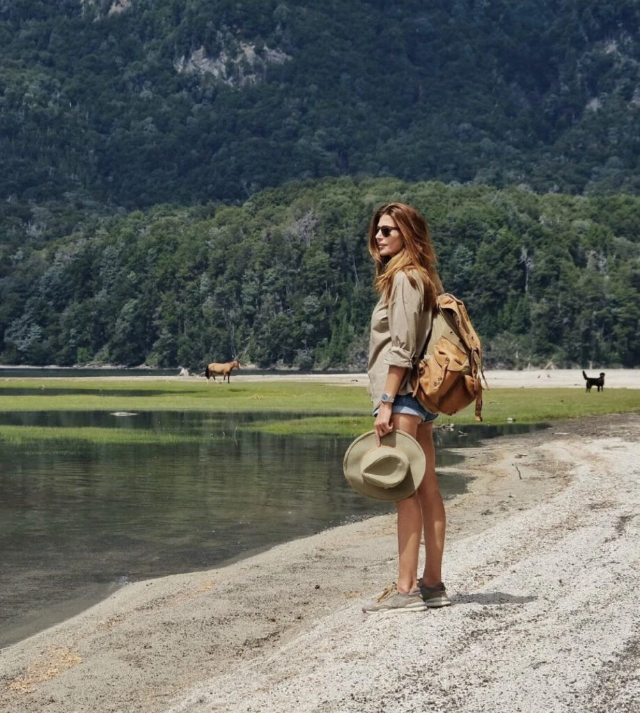 Juliana Awada nos muestra su look más canchero en la Patagonia. Foto: Instagram.