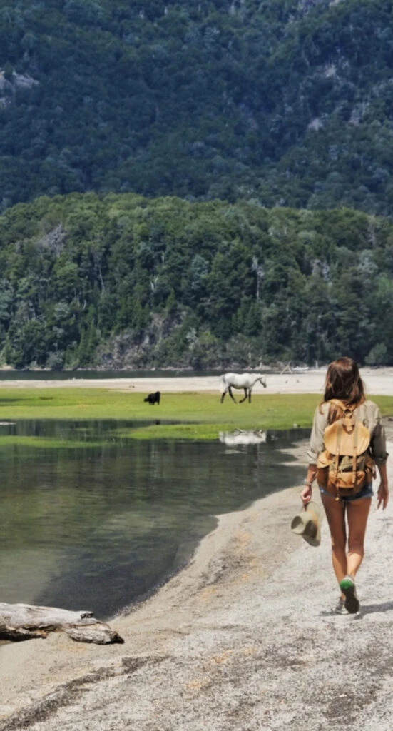 Juliana Awada nos muestra su look más canchero en la Patagonia. Foto: Instagram.