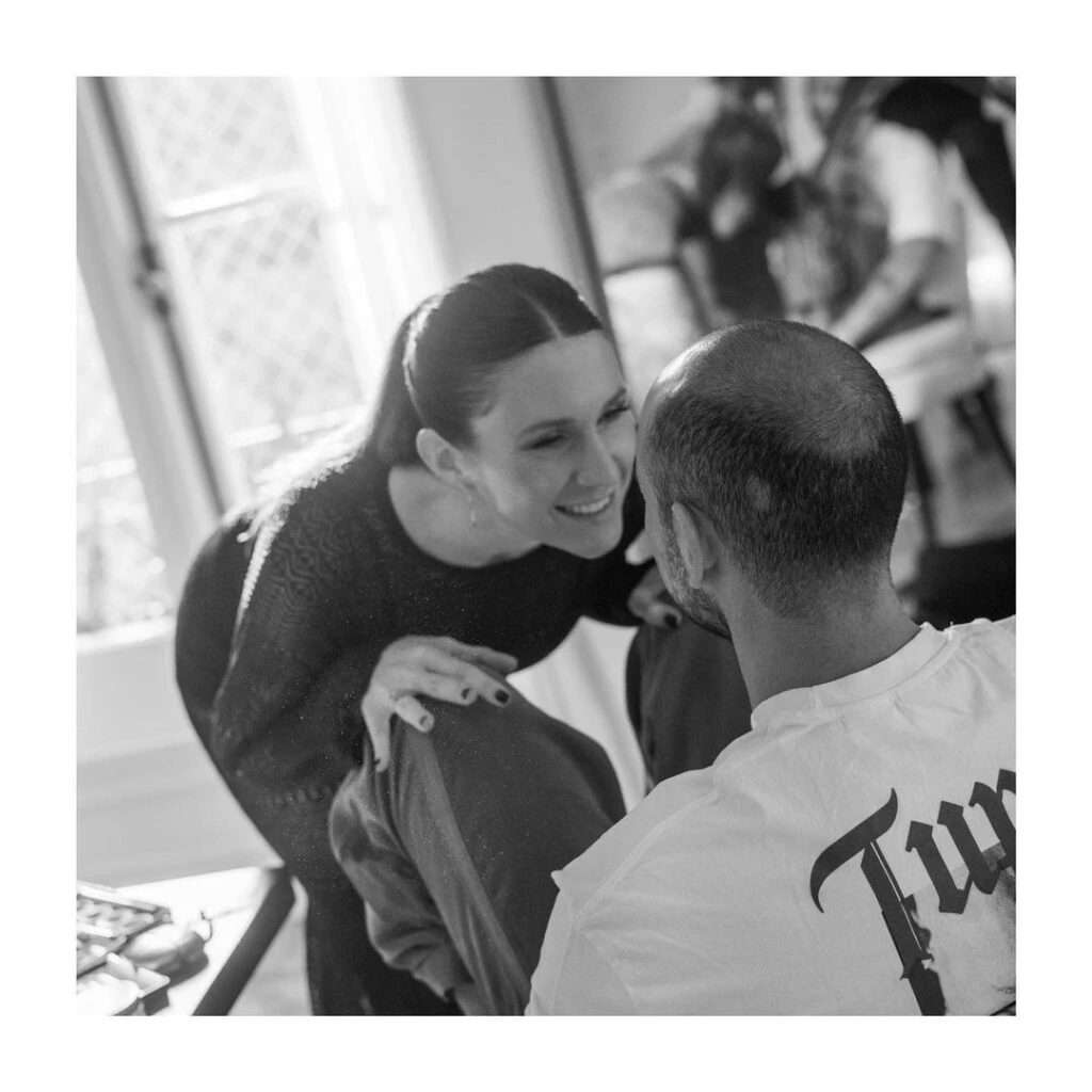 La historia de amor de Abel Pintos y Mora Calabrese, que se convertirán en padres de una nena