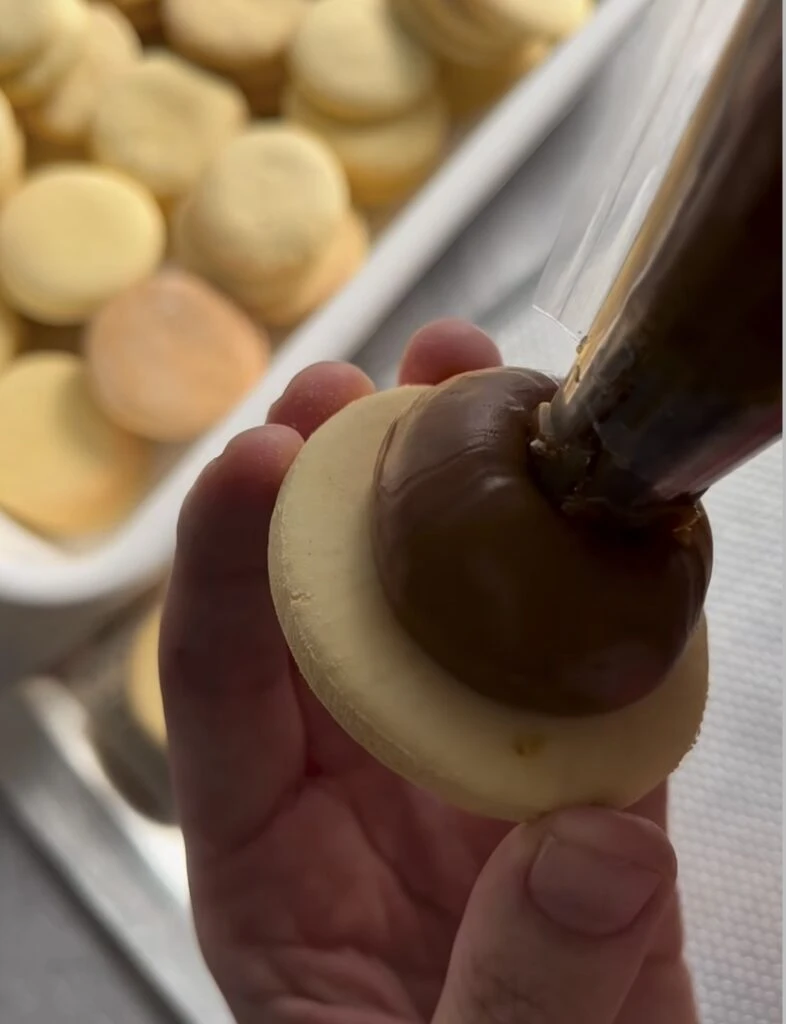 La receta de alfajores de maicena de Agus Vives. Foto: Instagram.