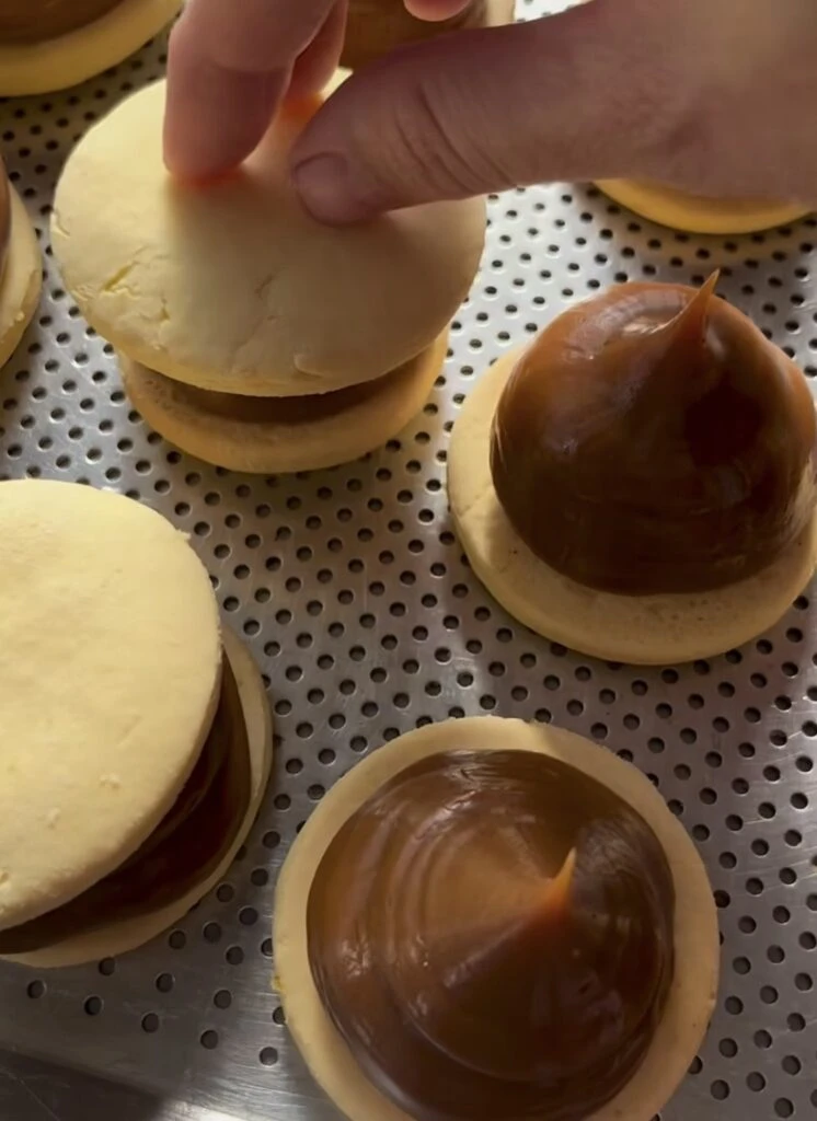 La receta de alfajores de maicena de Agus Vives. Foto: Instagram.