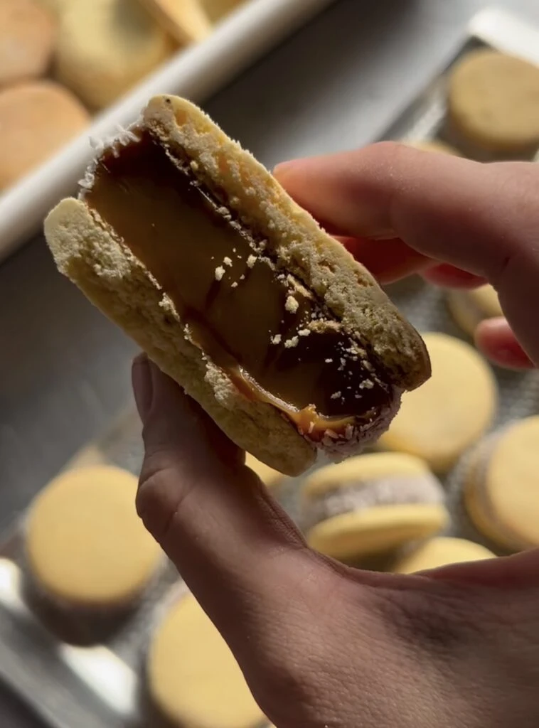 La receta de alfajores de maicena de Agus Vives. Foto: Instagram.
