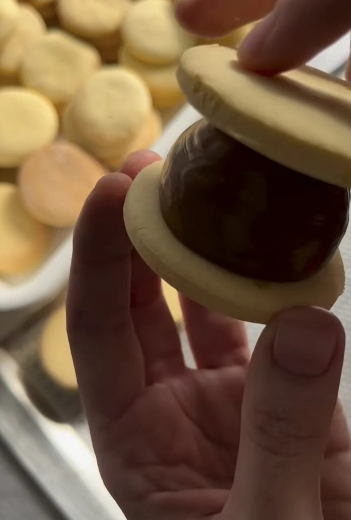 La receta de alfajores de maicena de Agus Vives. Foto: Instagram.