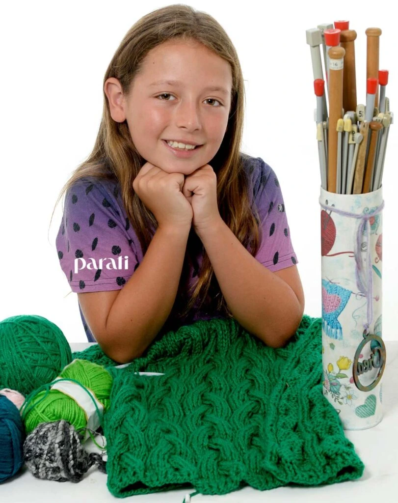 La historia de Juani, el niño que se viralizó en las redes por su habilidad para tejer y llamó la atención de Natalia Oreiro, María Becerra y Zaira Nara