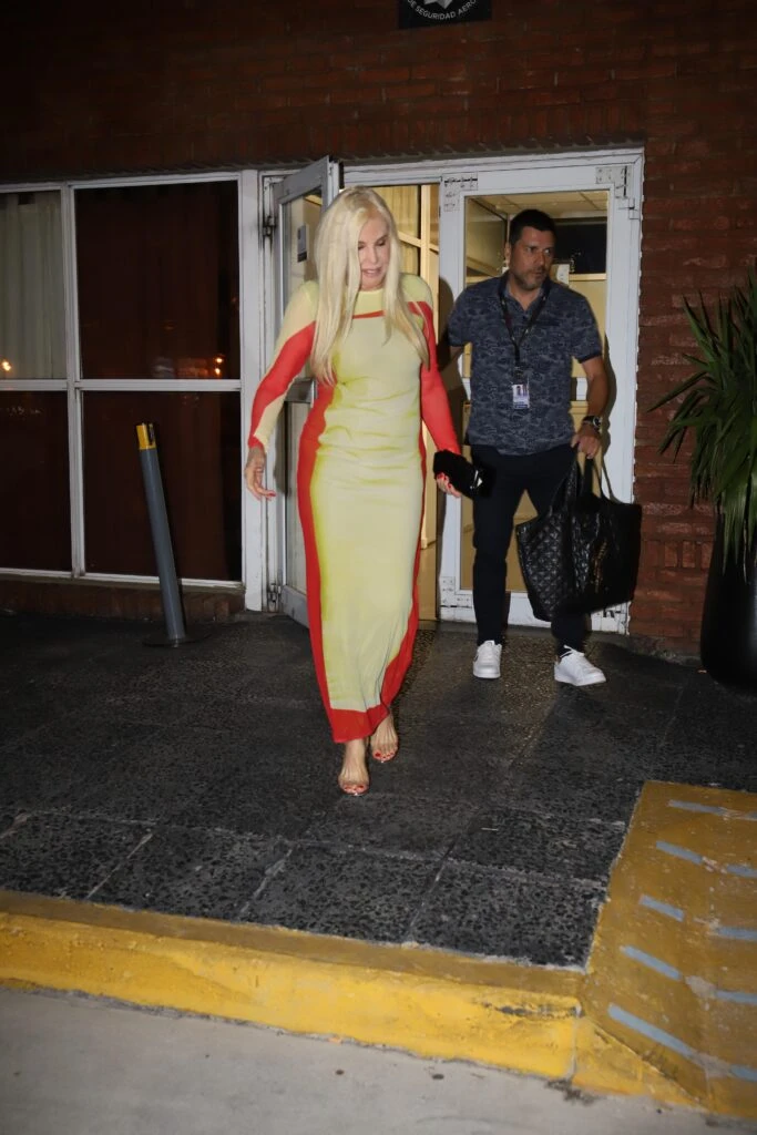 La sorpresa de Susana Giménez para Mirtha Legrand en su cumpleaños: llegó desde Punta del Este para asistir al festejo. Fotos: RS Fotos.