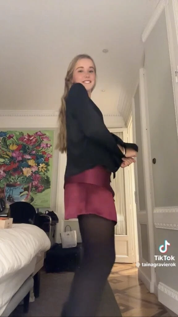 Taína Gravier apostó por un look preppy y marcó tendencia. Foto: TikTok. 