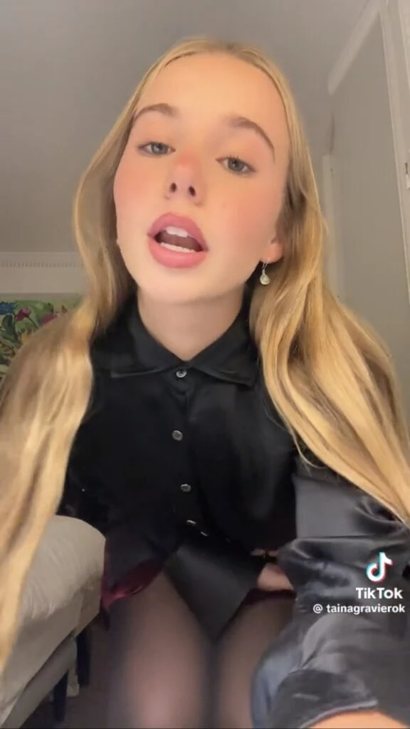 Taína Gravier apostó por un look preppy y marcó tendencia. Foto: TikTok. 