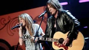 Miley Cyrus y la guerra con su padre que se hizo evidente en los Grammys 2024