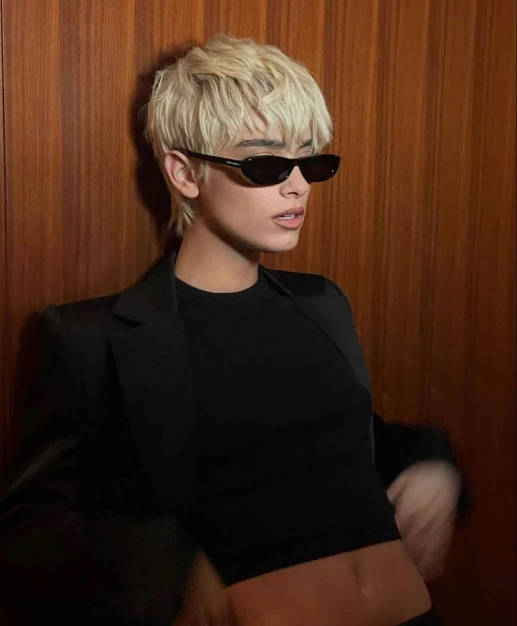 Florence Pugh impone el corte mixie, que será tendencia este 2024